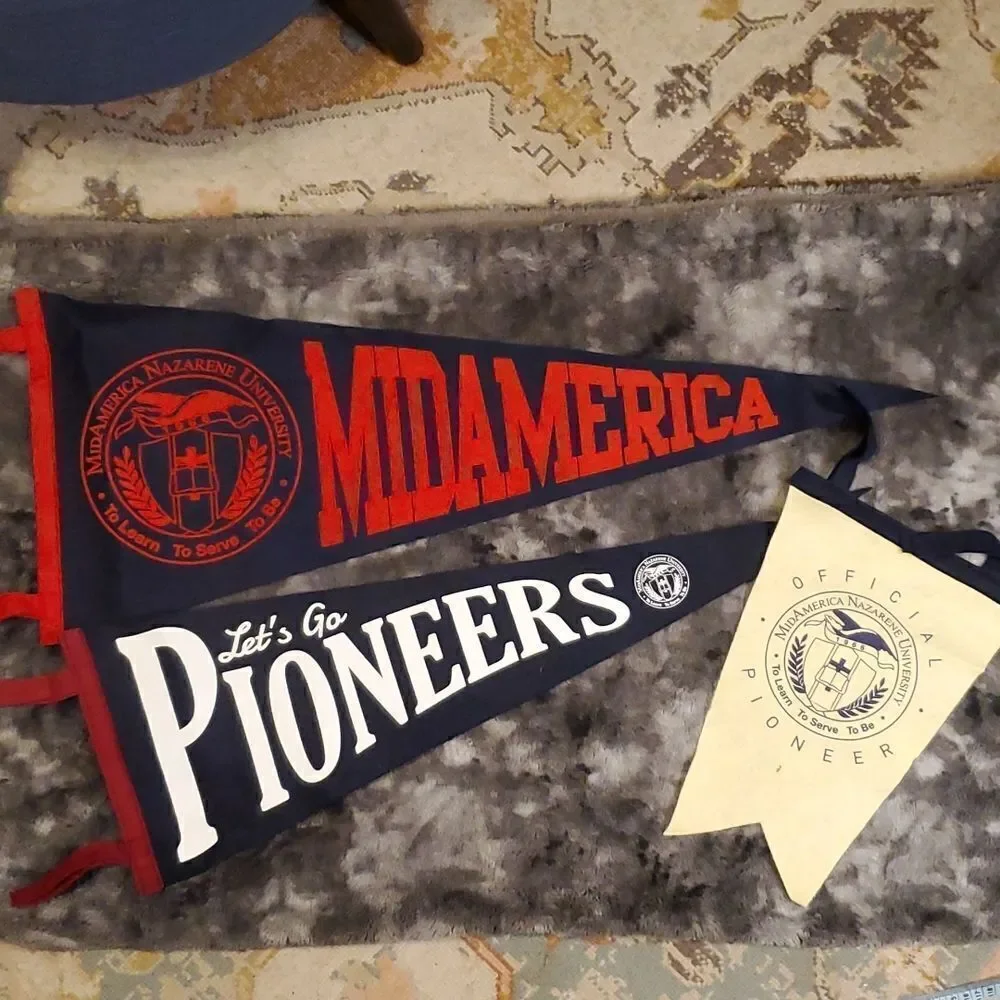 3 vtg. MNU‎  Midamerica Nazarene University felt pendants, pioneers